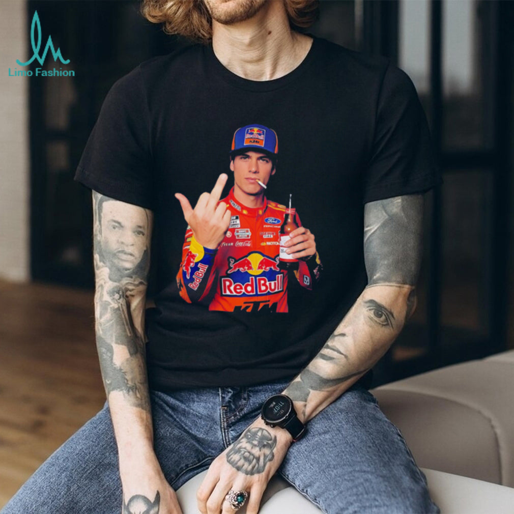 Jorge Prado holding beer middle finger shirt