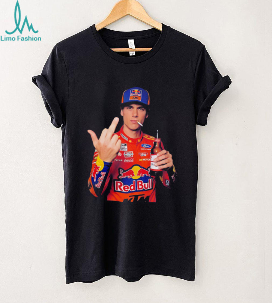 Jorge Prado holding beer middle finger shirt