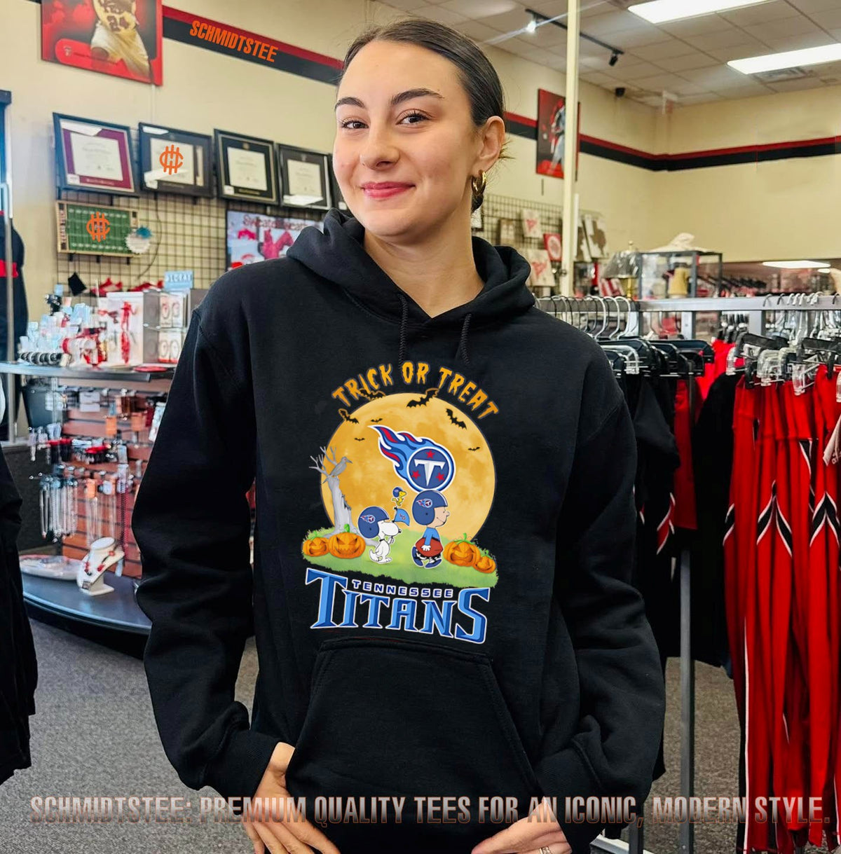 Tennessee Titans x Peanuts Trick or Treat Halloween illustration shirt