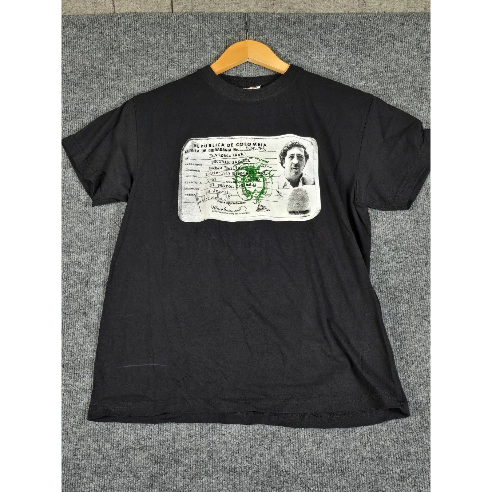 Vintage Black Pablo Escobar ID Graphic T Shirt Men's Size Small