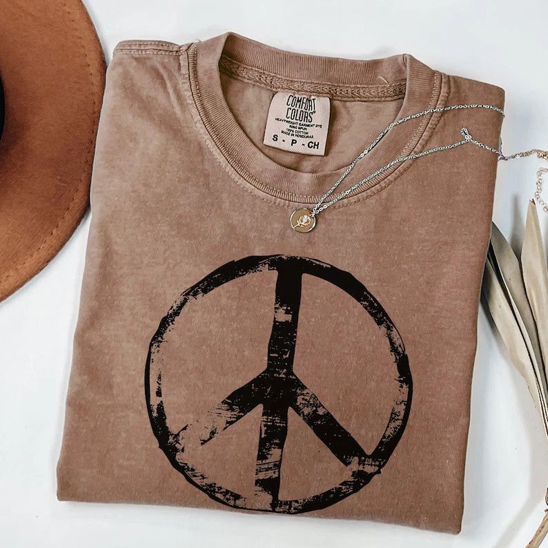 Retro Peace Boho Hippie Comfort Tee Shirt Vintage Style