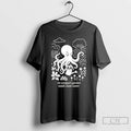 Premium An Octopuss Garden Needs Clean Water T Shirts