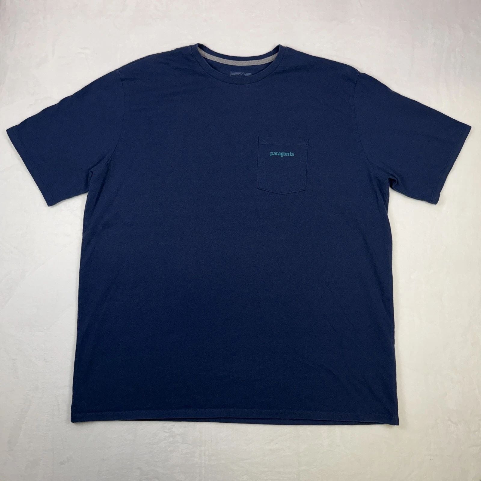 Patagonia Mens Short Sleeve T-Shirt Size XL Navy Blue Pocket Logo Classic Casual