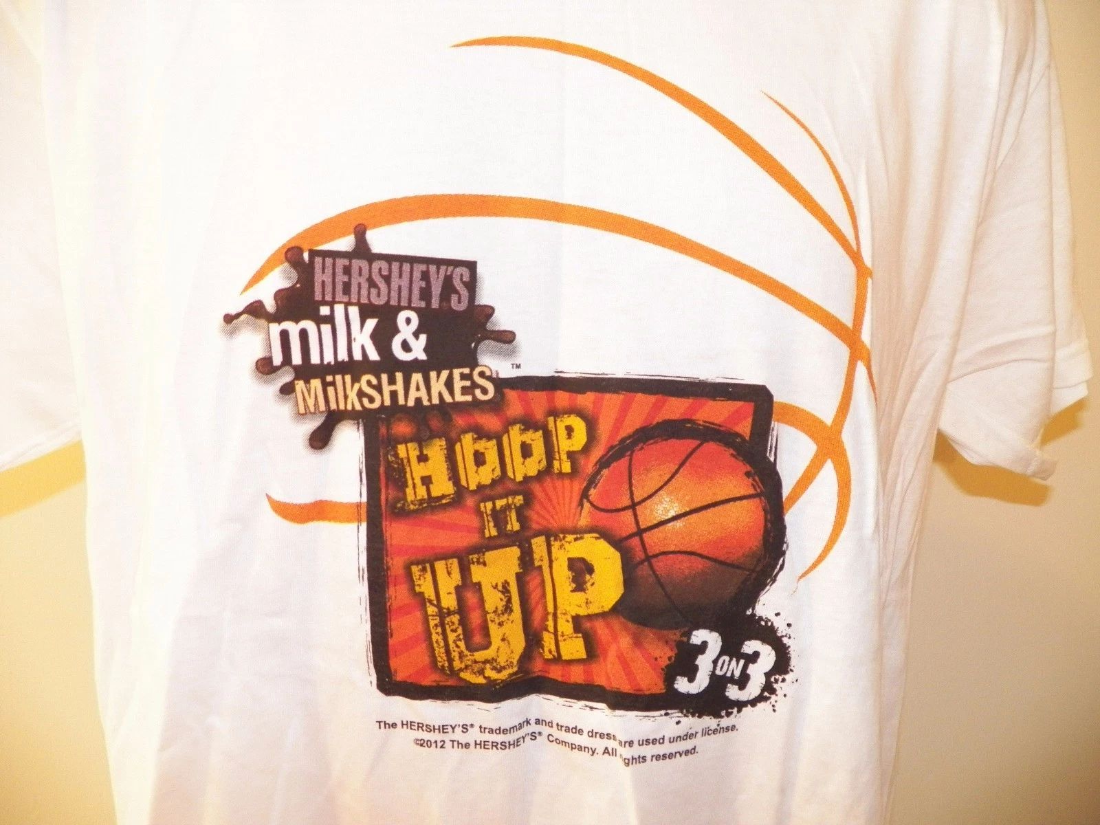 HERSHEY'S Basketball T-Shirt Mens Large (2-Sided) 3 on 3 Hoop it Up NEW