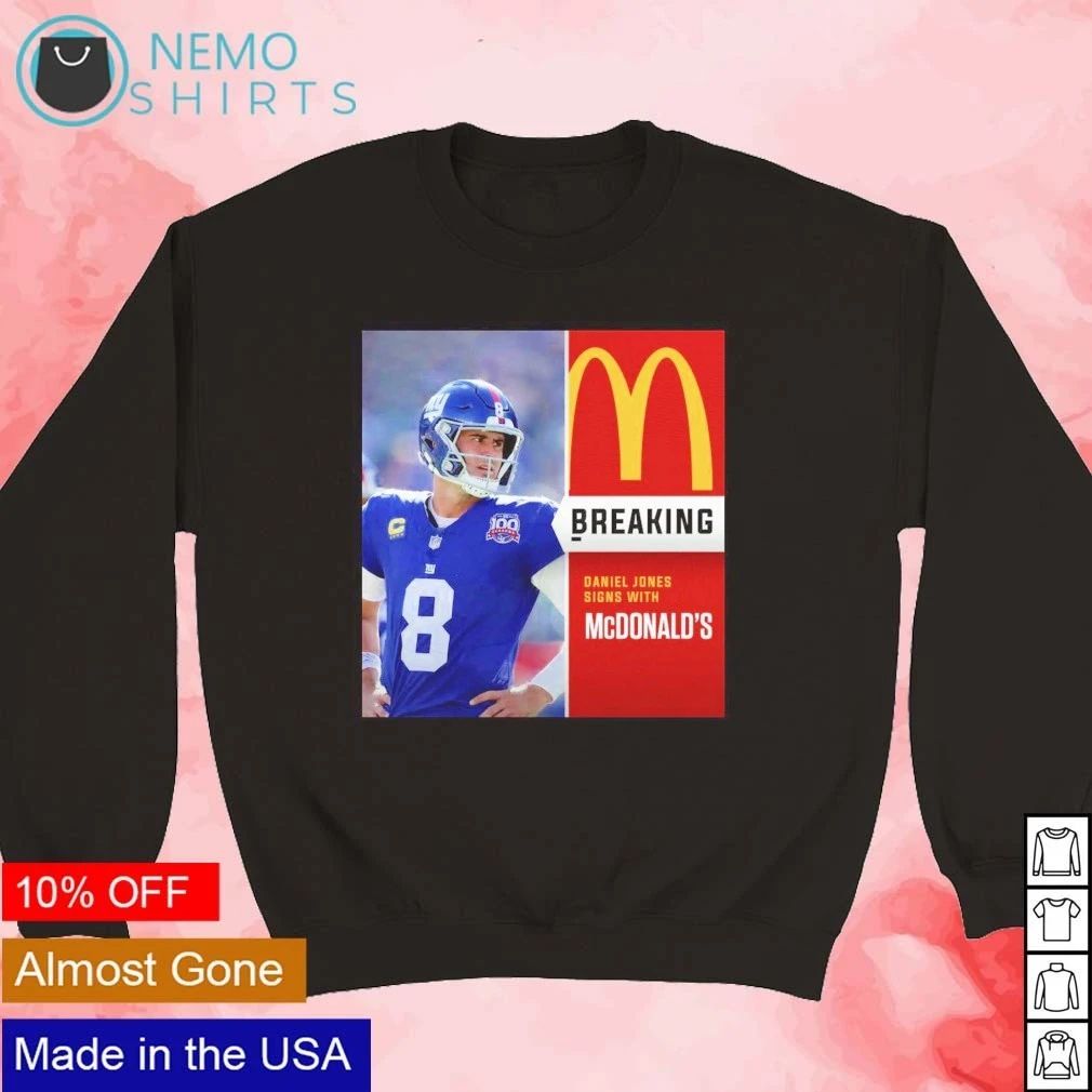Daniel Jones Signs with McDonald’s New York Giants No 8 shirt