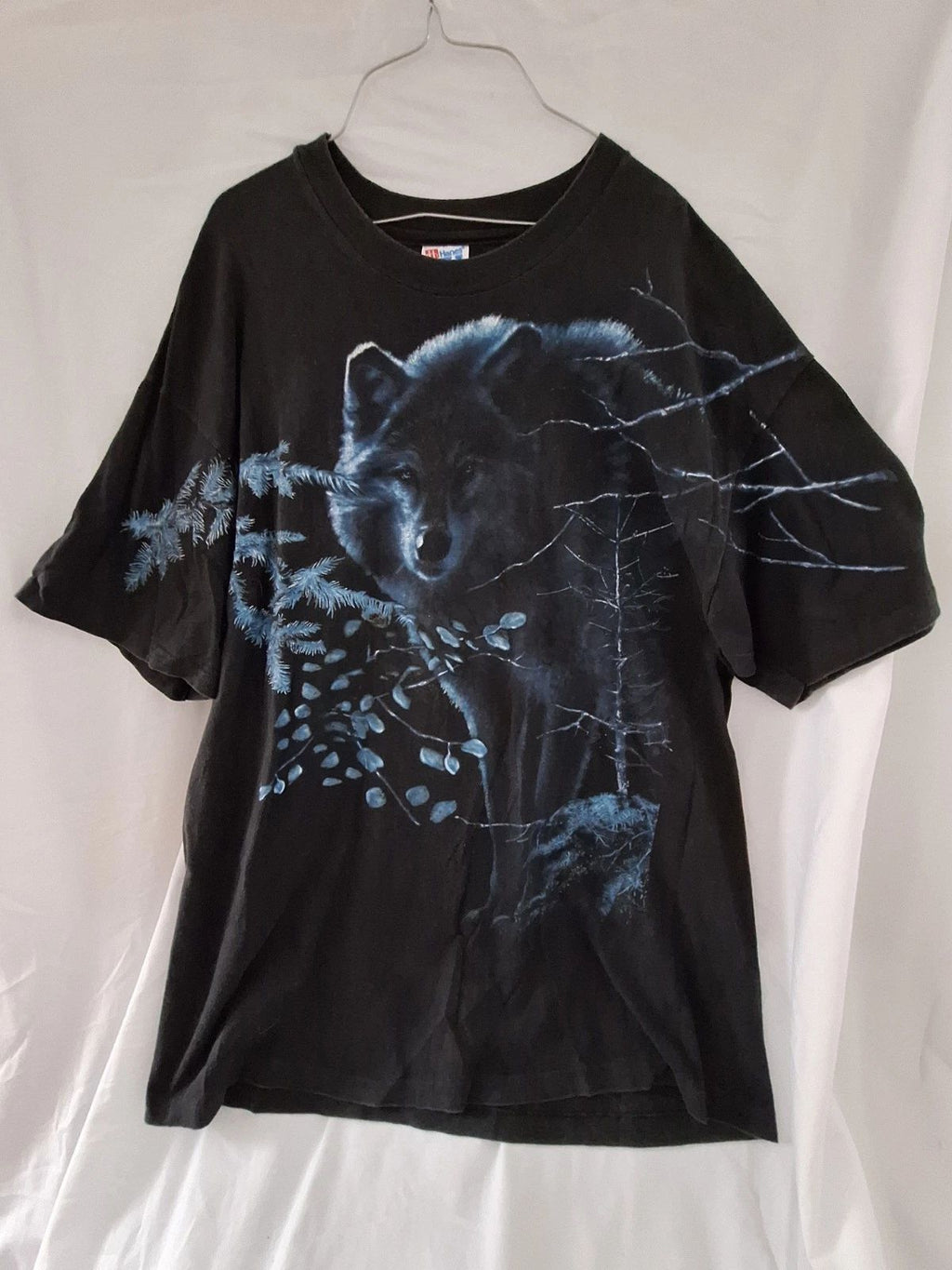 Hanes T-shirt Men's XXL Black/Blues  Wolf In Woods Graphic  Minnesota Nature