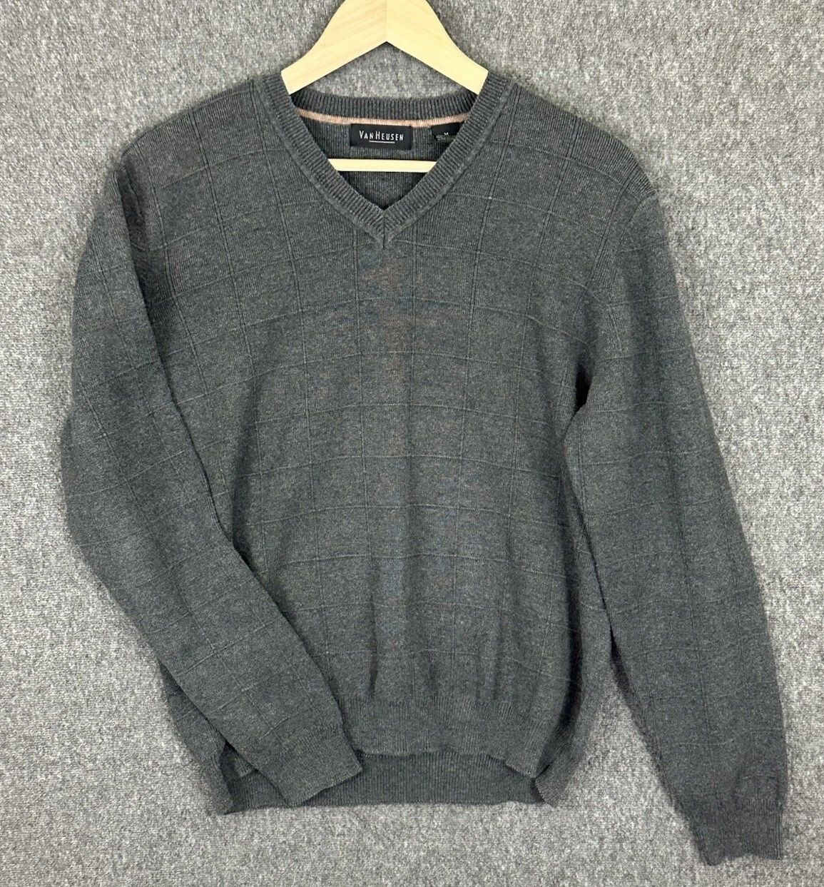Van Heusen Mens T-Shirt Long Sleeve V-Neck Medium Gray 100% Cotton