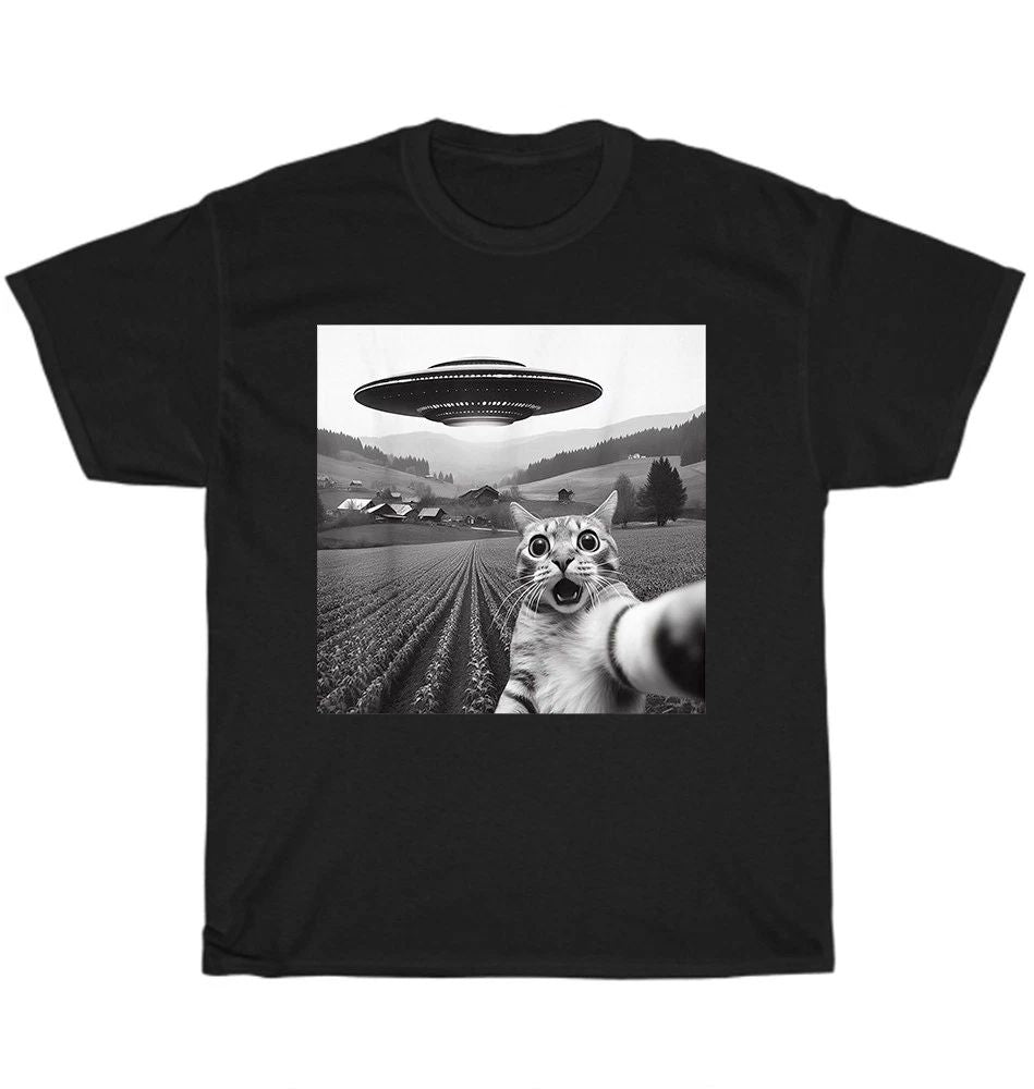 NEW Cat Selfie with Alien UFO Funny Cats Kitten Lover T-Shirt Unisex Tee Gift