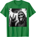 Sasquatch Bigfoot Cool Rock On Selfie With Ufo Alien Unisex T-Shirt
