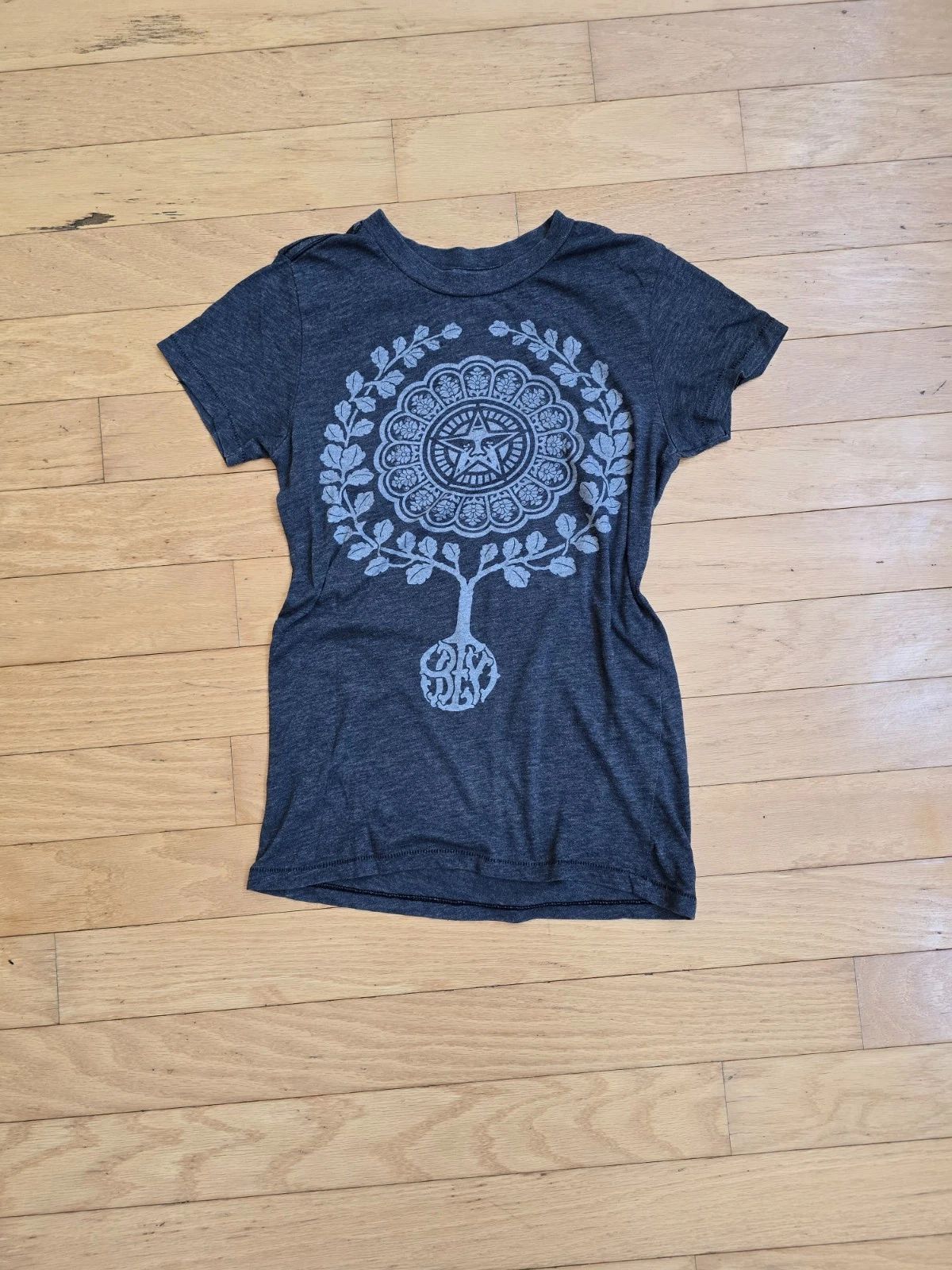 vintage Y2K Obey tree of life boho grey fitted t-shirt | WMS S