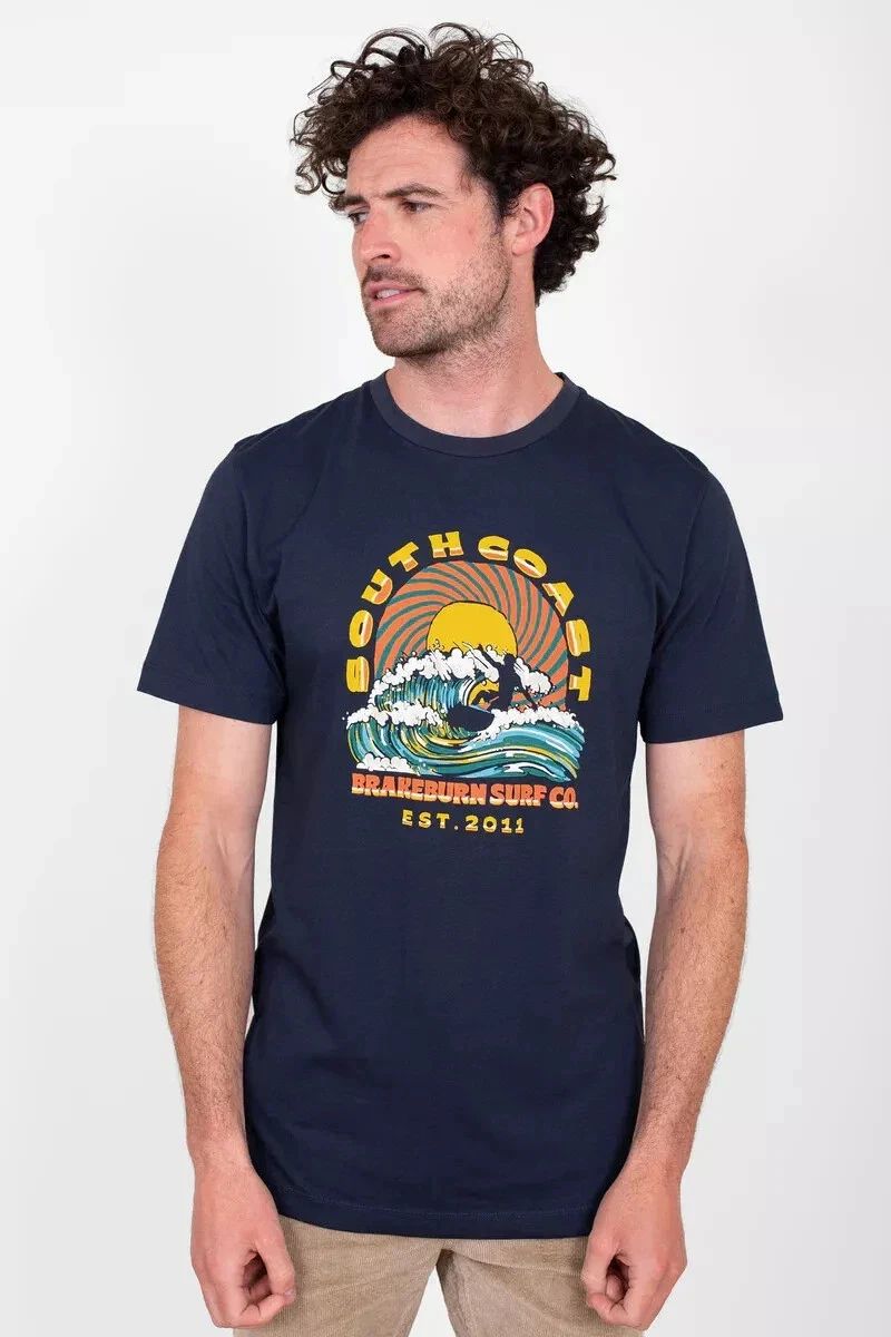 BRAKEBURN Men's South Coast Surf Tee Navy Retro Print Brand New with Tags MEDIUM