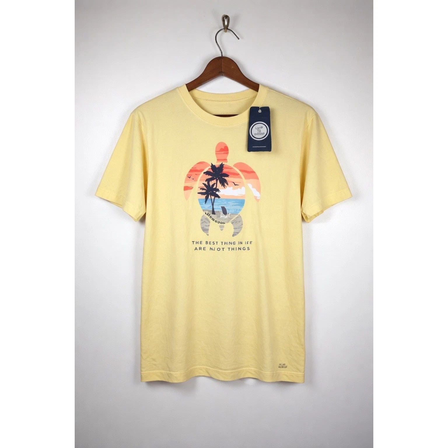 Life Is Good T Shirt Men's Large Sea Turtle Beach Sunset Vacation Summer NEW