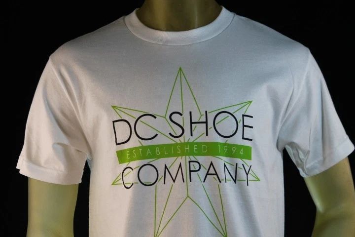 DC SHOES MEN'S WHITE PREMIUM GRAPHIC T-SHIRT W/BLACK AND LIME LOGO size Medium