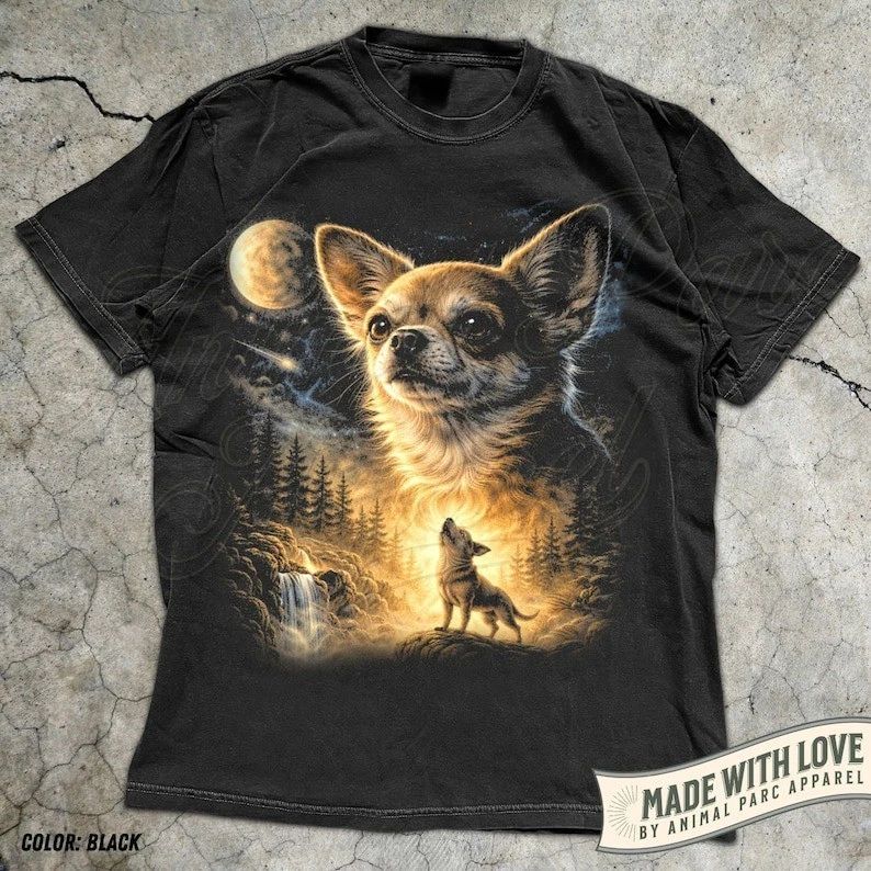 Chihuahua Howling to The Moon Vintage T-Shirt, 90s Retro Animal Graphic Tee