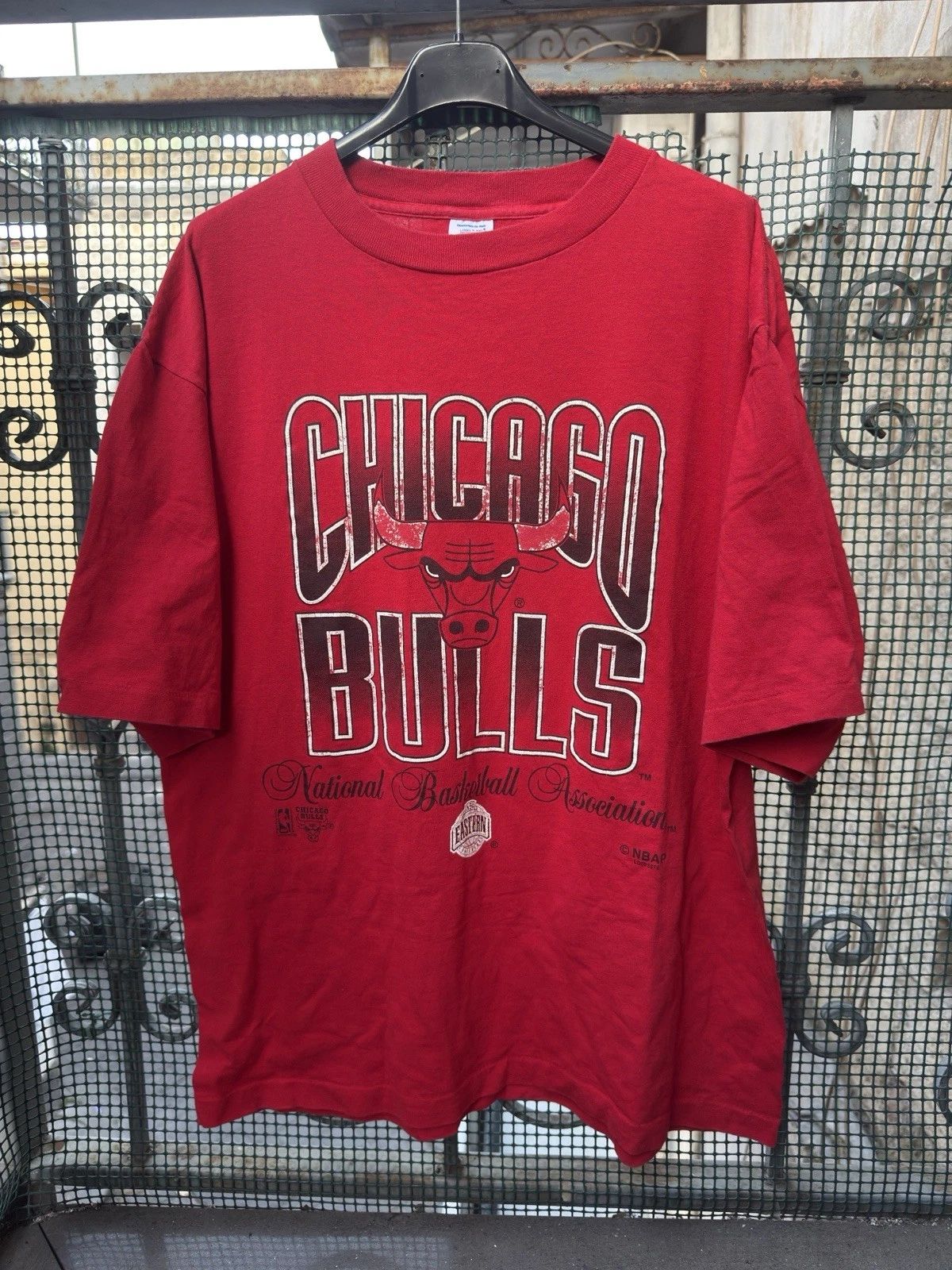 Vintage 90s Chicago Bulls Basketball Logo 7 T-Shirt Size XL NBA Made In Usa