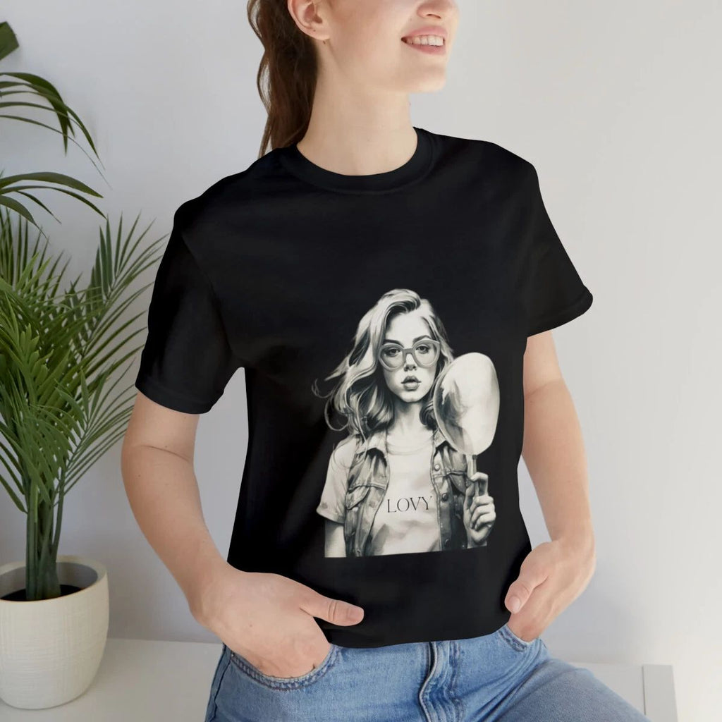 Fashion girl Shirt, Summer T-shirt, trendy Minimalist design