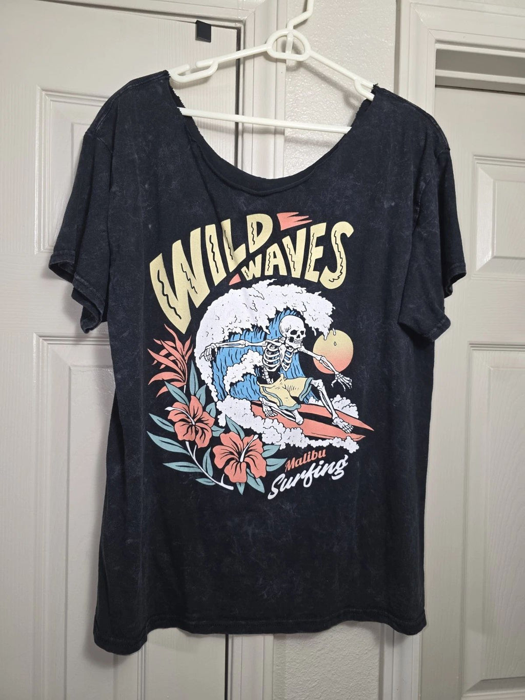 Wild Waves Malibu Surfing Skeleton Graphic Shirt Size XL