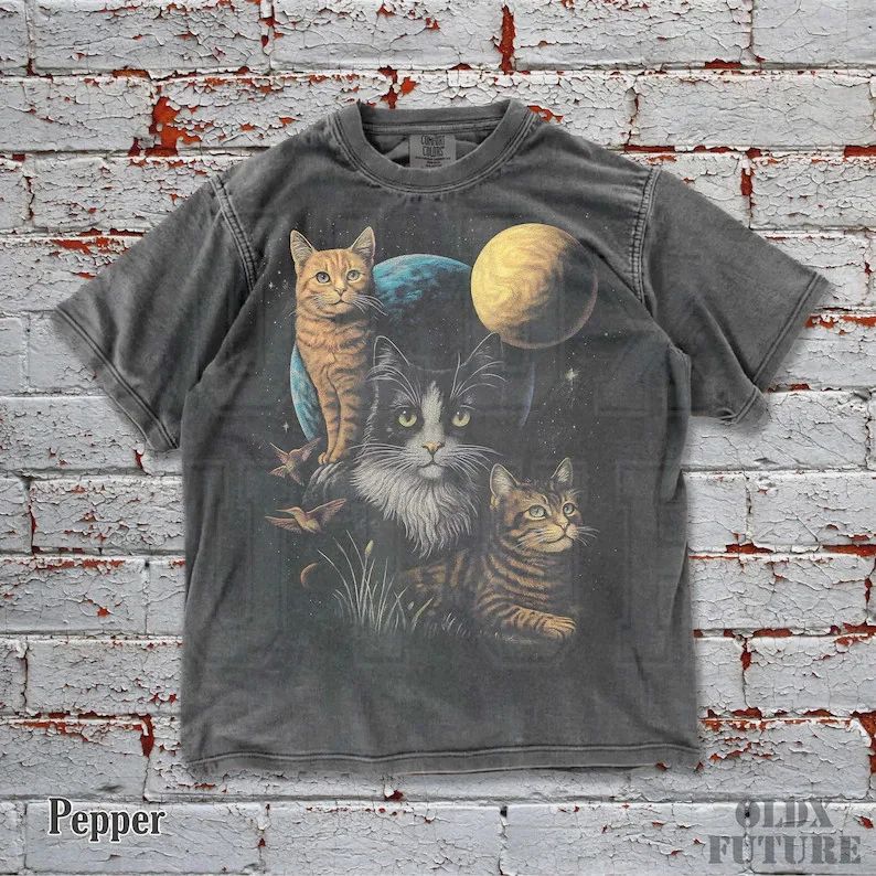 Vintage Space Cat Comfort Tee Oversized Soft Relaxed Fit