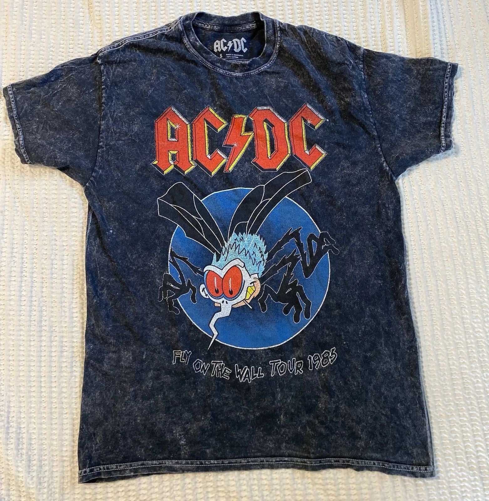 ACDC Fly On The Wall 1985 Tour Graphic T-shirt Men Small Black Acid Wash Music