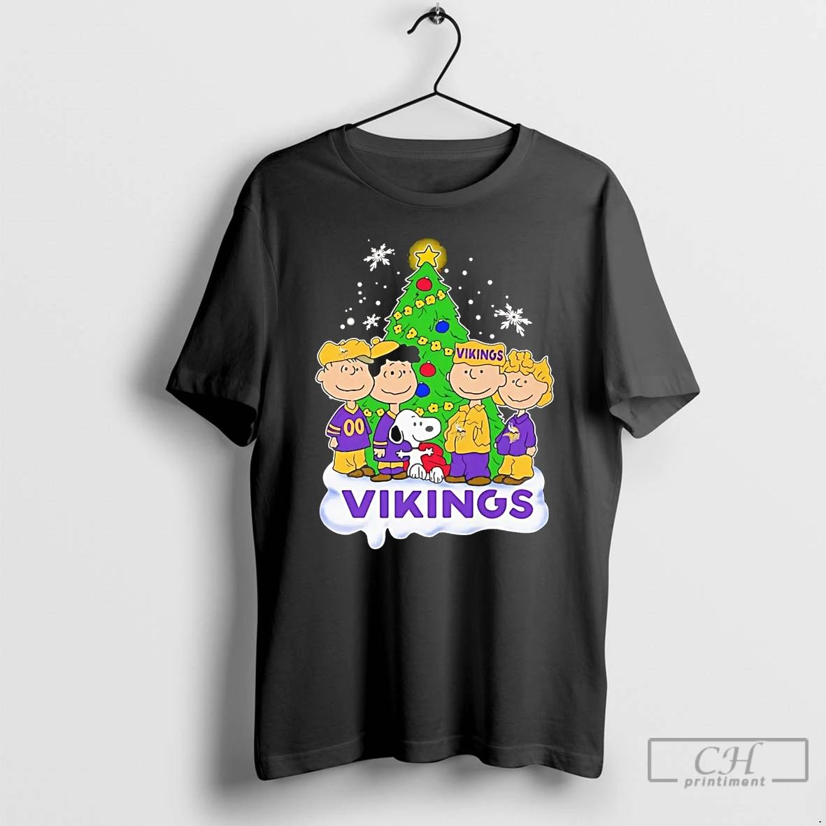 Classic Peanuts Minnesota Vikings Under Christmas Tree T Shirts