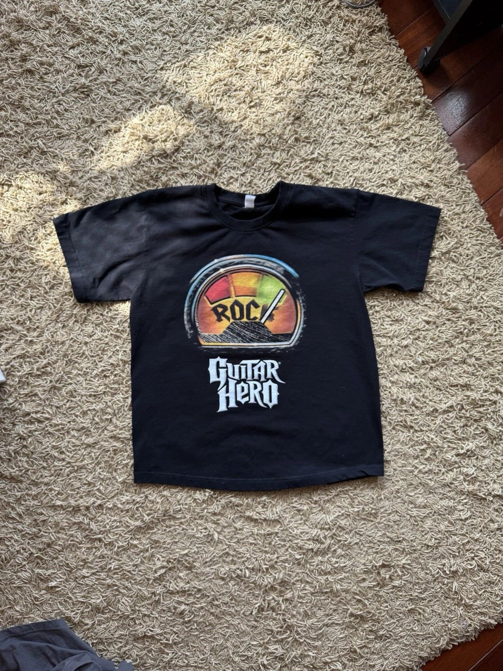 Vintage Y2K 2000s Guitar Hero “I Rock” Video Game Shirt, Size M (REPRINT)