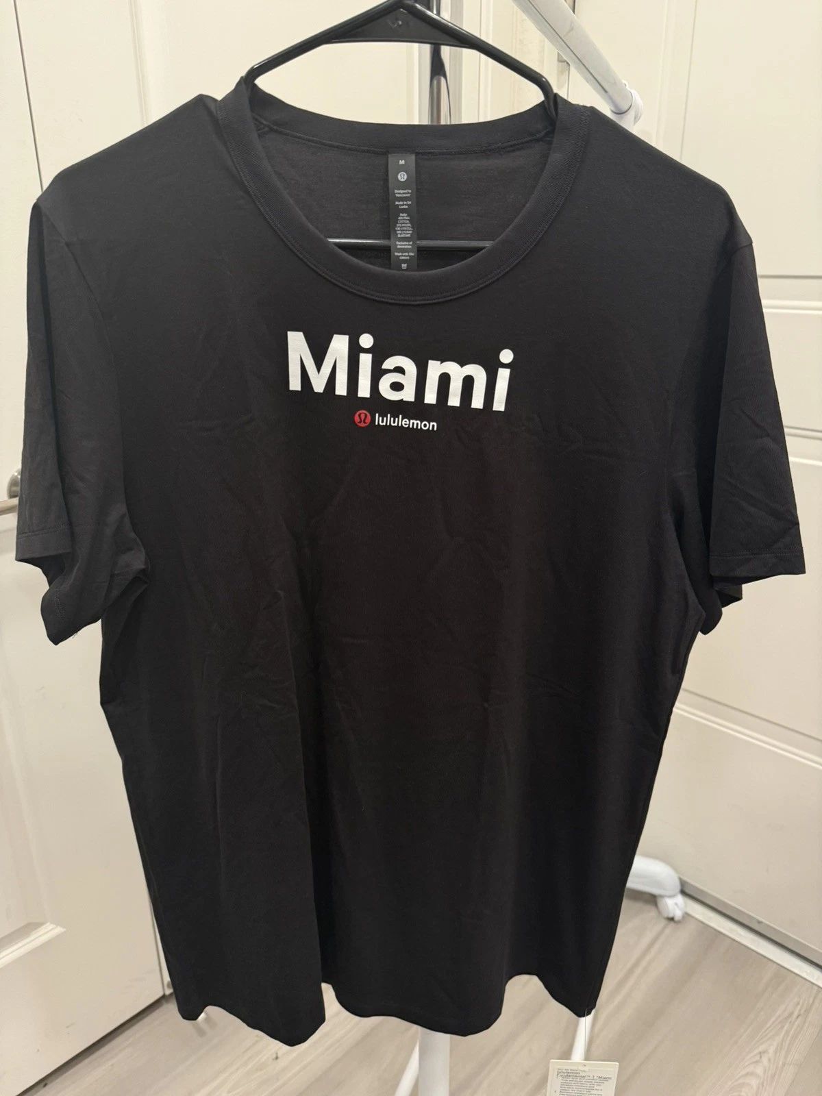 NEW Lululemon Fundamental T Miami Mens M Black TShirt Short Sleeve Crew Neck