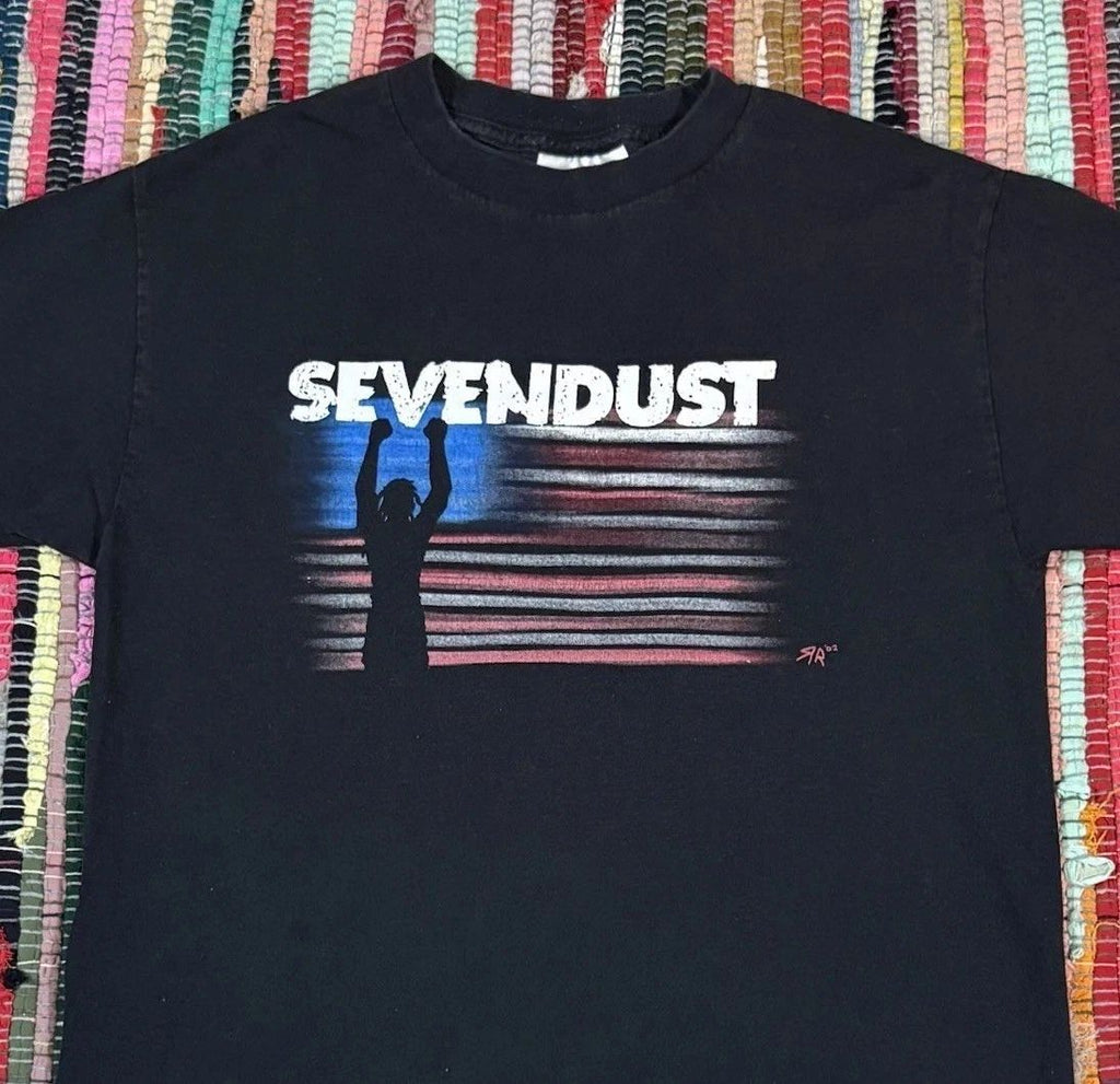 VTG 2002 Sevendust Band American Flag Black S to 5XL Tee Shirt TU1851