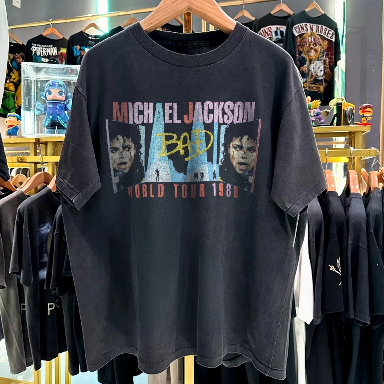 1988 Michael Jackson Bad World Tour Aged T-Shirt Black M