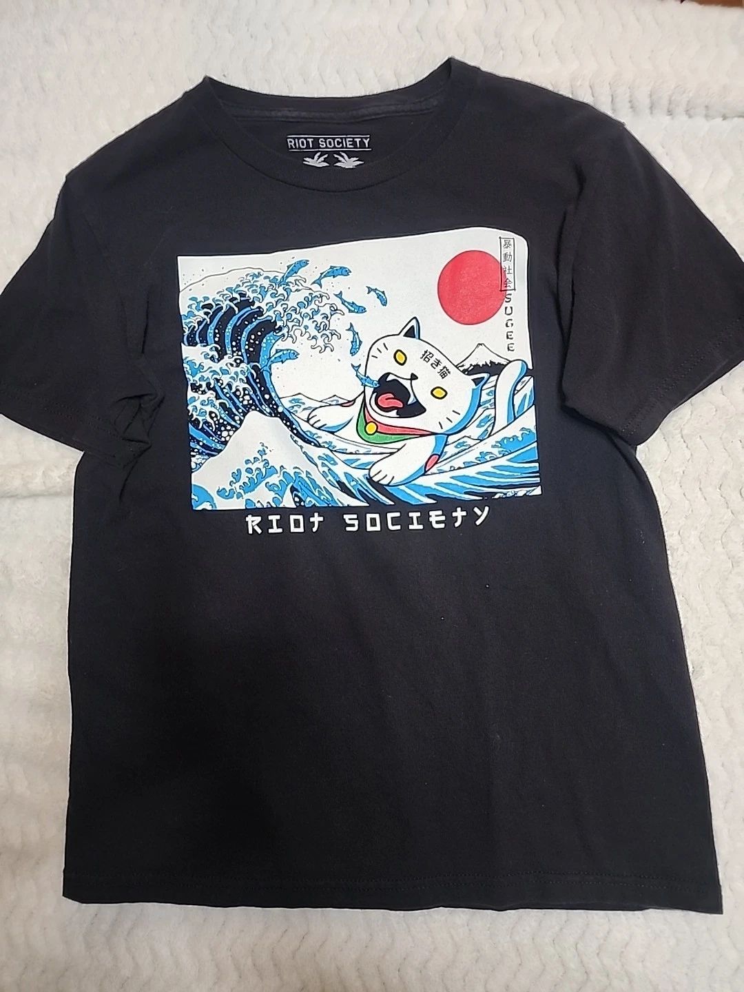 Riot Society T-shirt Great Wave Cat Size Medium Surge Shirt Color Black
