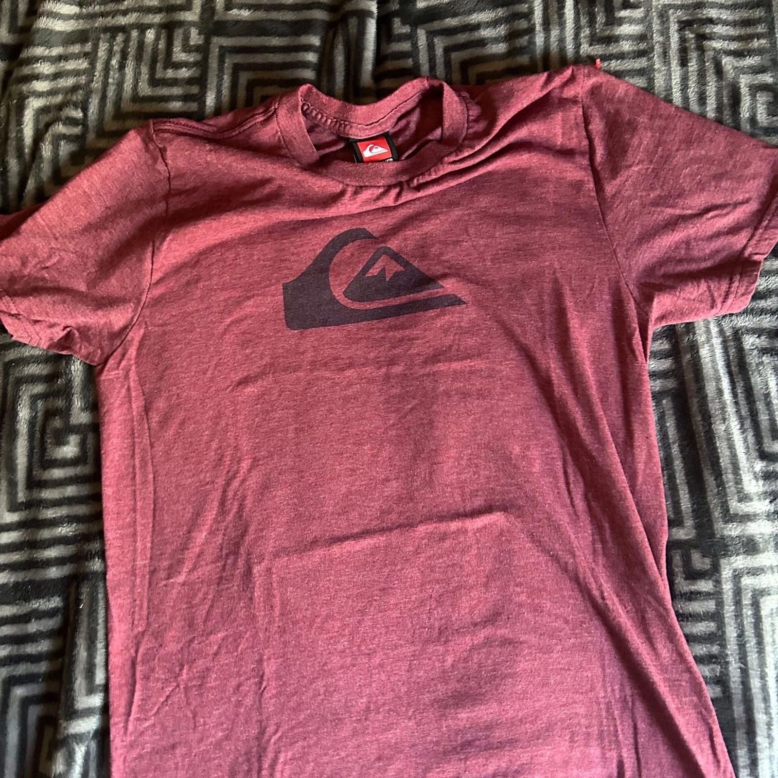 90s Quiksilver Adult S Maroon T Shirt