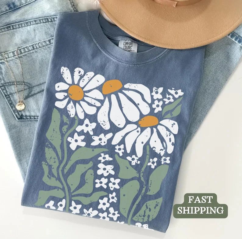 Boho Daisy Flower Comfort Tee Vintage Style Shirt Relaxed Fit