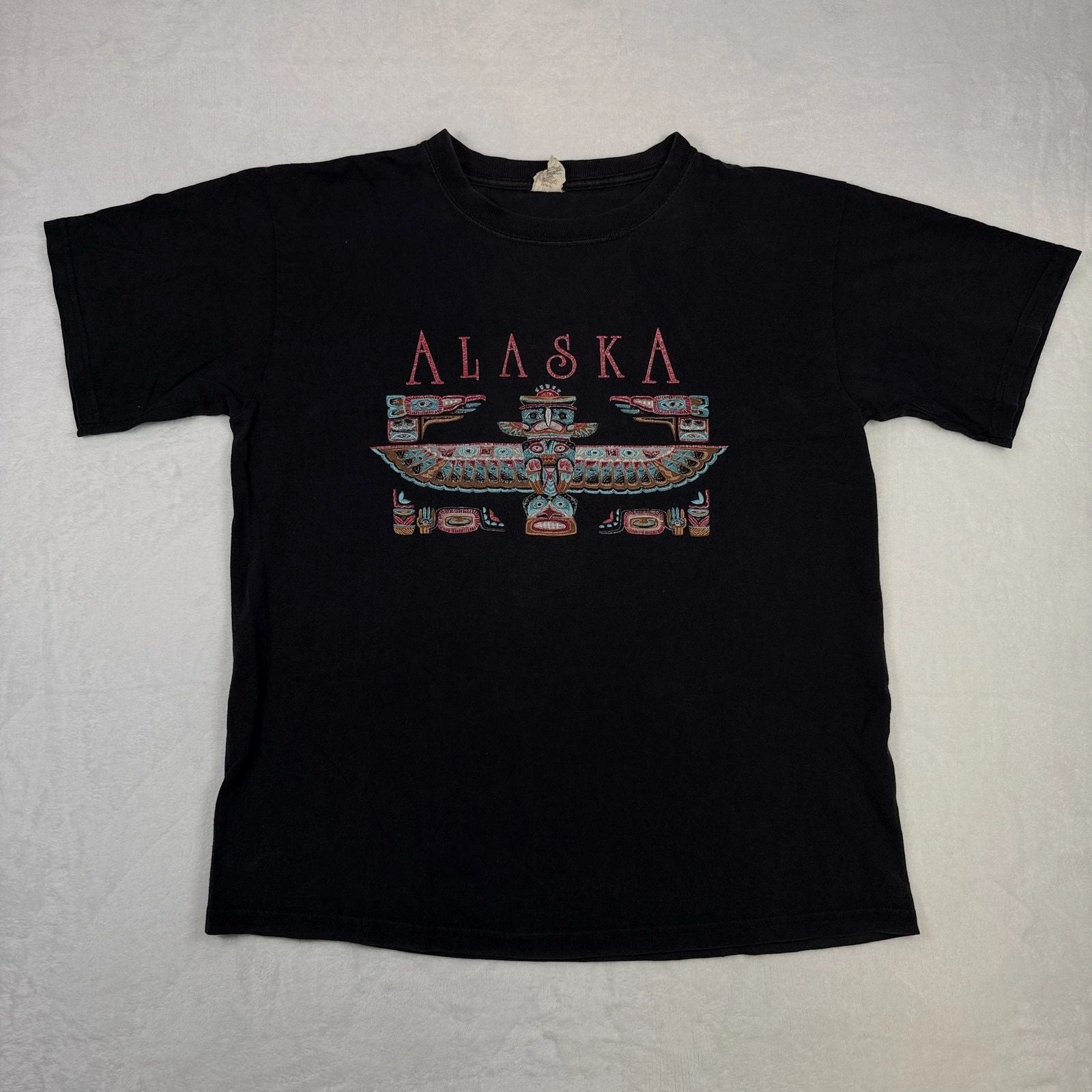 Alaska Graphic T-Shirt Men Size Medium Black Short Sleeve Totem Pole Embroidered