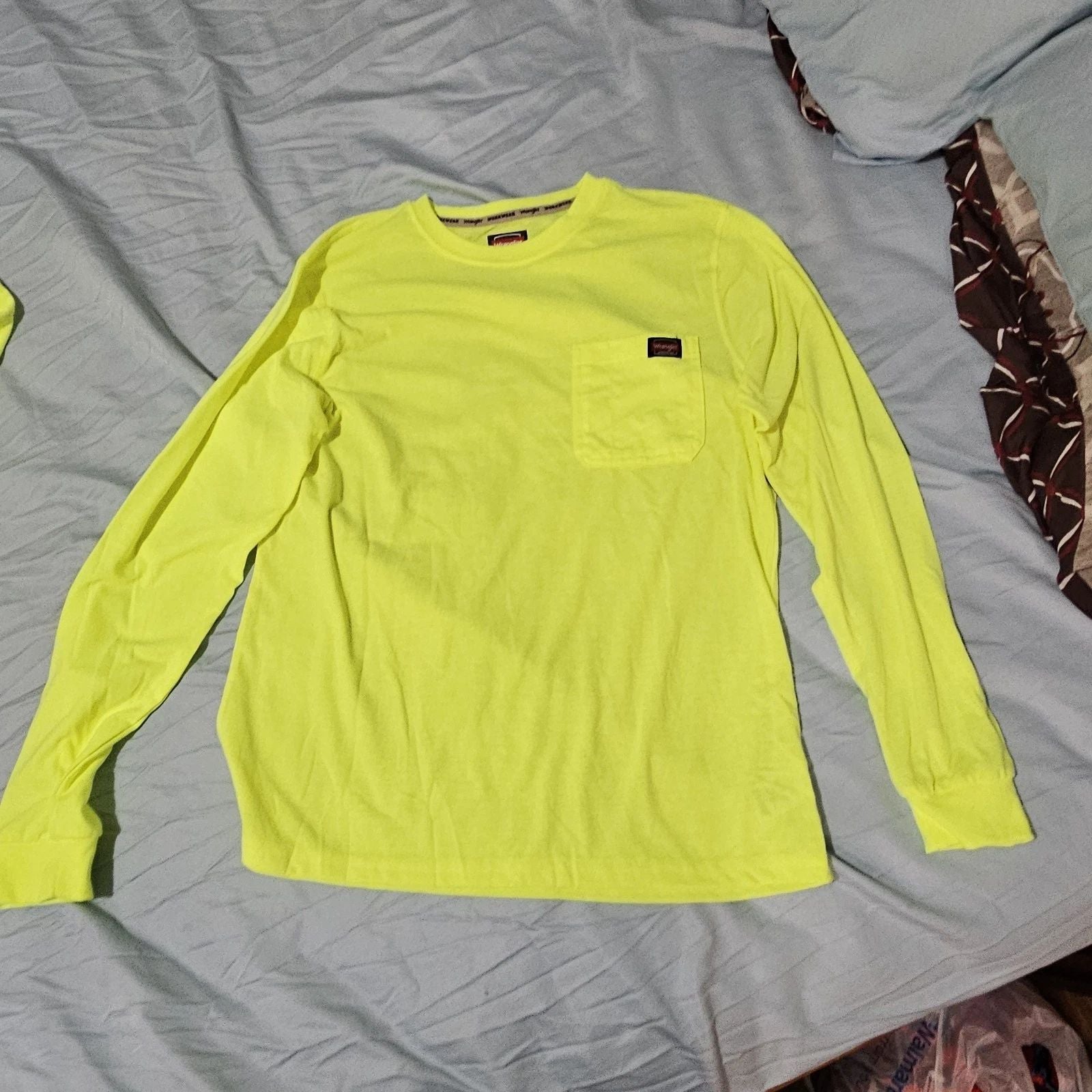 NEW Wrangler Workwear Men's Hi-Vis Yellow Long Sleeve Pocket T-Shirt MEd 38-40