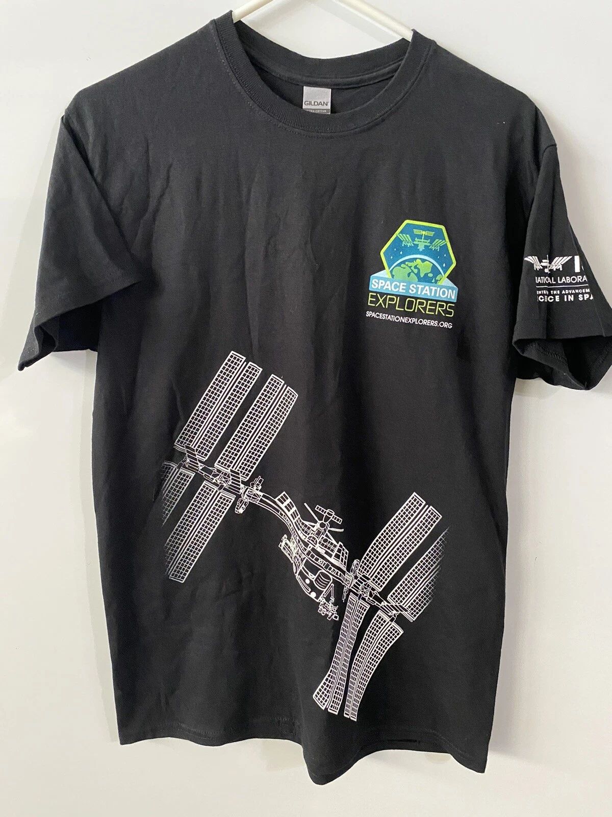 Space station Explorers Black T-shirt Short sleeve size M Crew neck Graphic