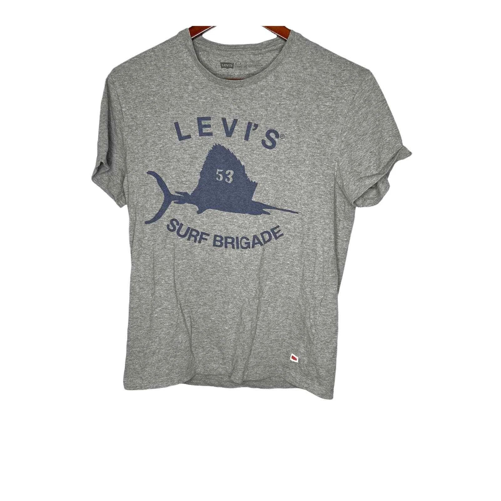 Levi’s men's gray short sleeve surf brigade crew neck graphic t-shirt small