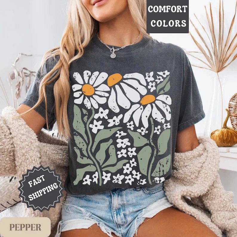 Boho Daisy Flower Comfort Tee Vintage Style Relaxed Fit