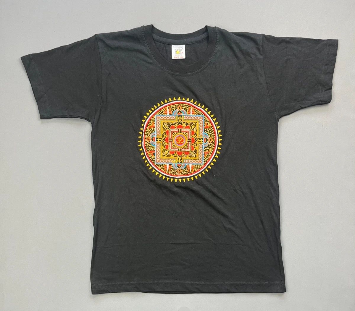 Shangri-La Nepal T Shirt Men’s Medium Black Om Mandala Graphic Boho Cotton Tee